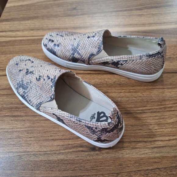 Fergalicious Slip-on Sneakers, Beige Faux Snakeskin, Size 8.5 - Picture 11 of 12